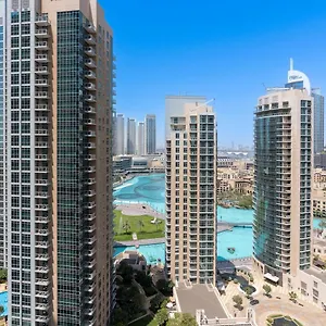 Fountain View Luxury: Downtown With Burj Khalifa Vista Apartment
