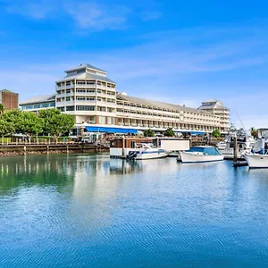 Отель Shangri-la The Marina, *****