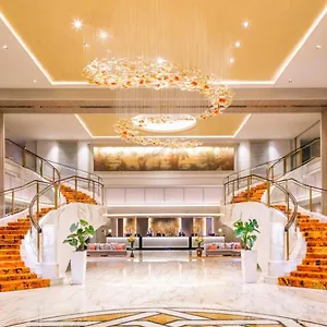 Отель Royal Plaza On Scotts *****
